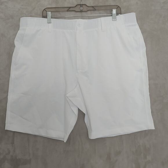 Under Armour, NWT, Mens Golf Shorts White, Size 42 Inseam 10" Pockets Retail $70 - Picture 1 of 14